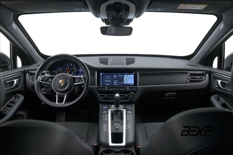 Porsche-MACAN-2.0 16V