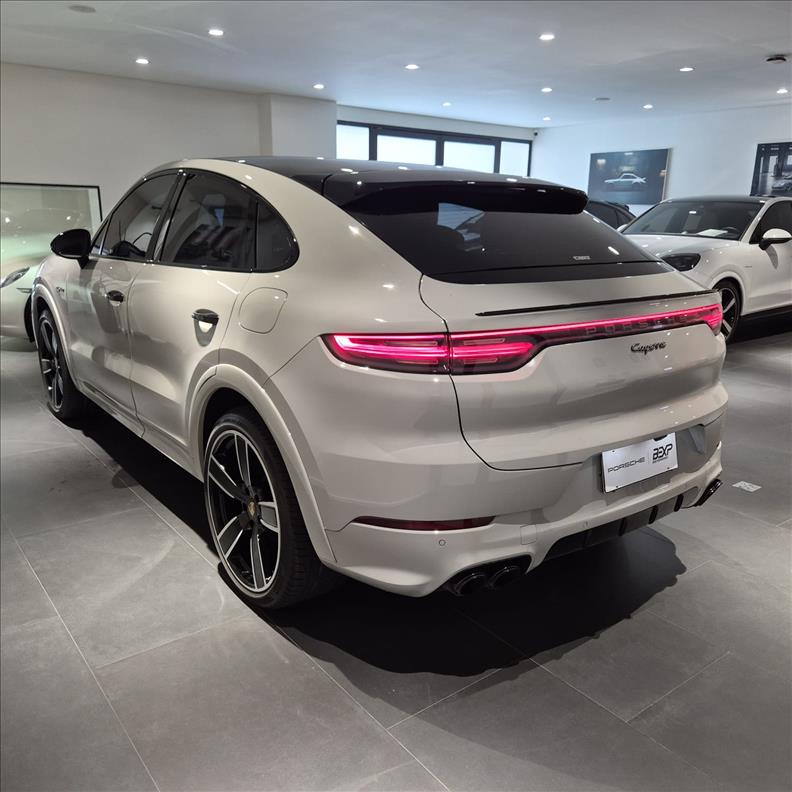 Porsche-CAYENNE-3.0 V6 E-hybrid Coupé Platinum Edition AWD S