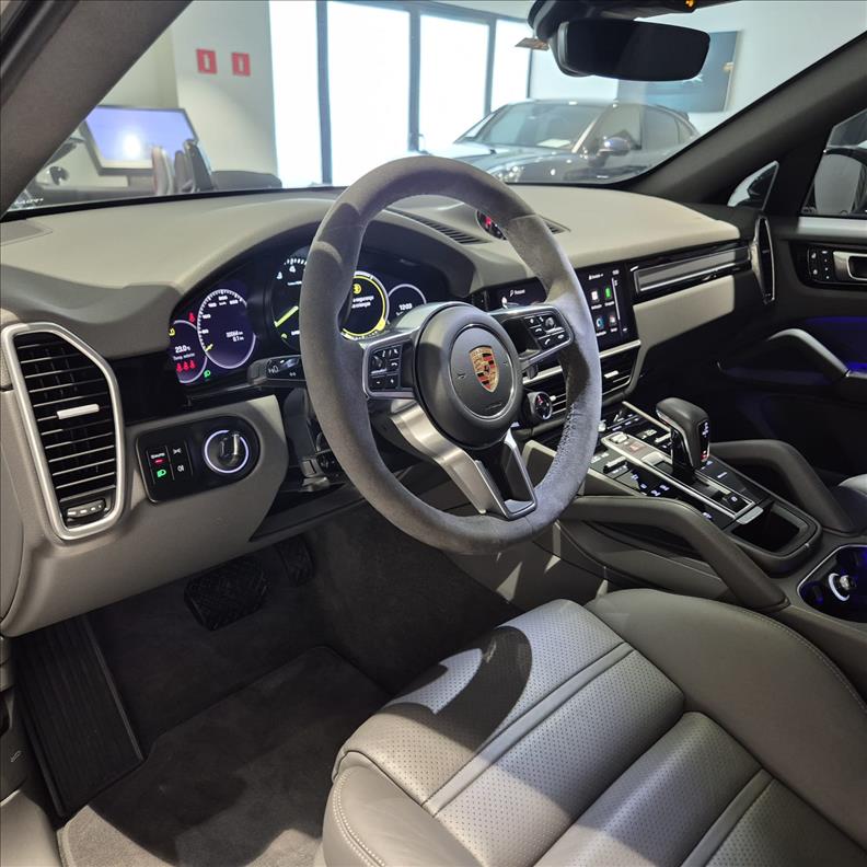 Porsche-CAYENNE-3.0 V6 E-hybrid Coupé Platinum Edition AWD S