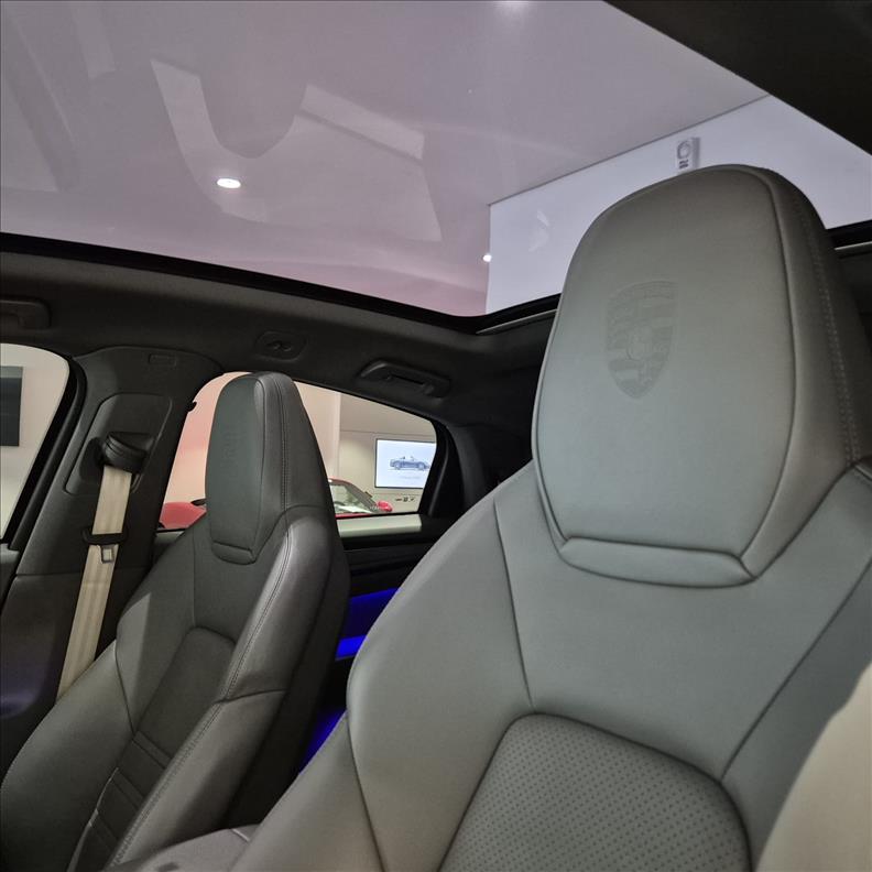 Porsche-CAYENNE-3.0 V6 E-hybrid Coupé Platinum Edition AWD S