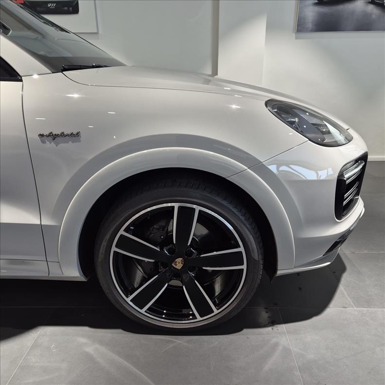 Porsche-CAYENNE-3.0 V6 E-hybrid Coupé Platinum Edition AWD S