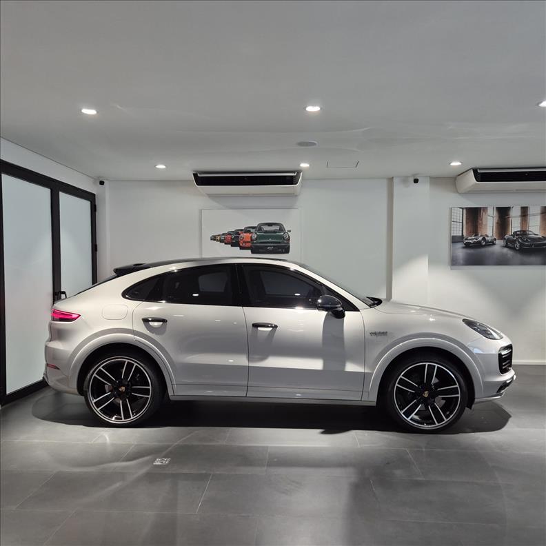 Porsche-CAYENNE-3.0 V6 E-hybrid Coupé Platinum Edition AWD S