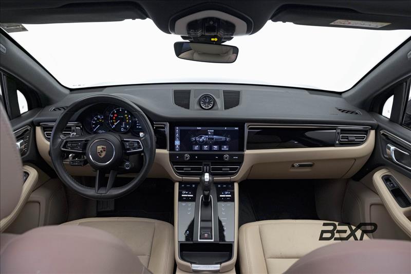 Porsche-MACAN-2.0 Turbo