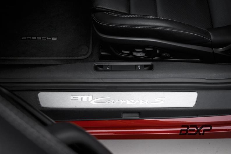 Porsche-911-3.0 24V H6 Carrera S
