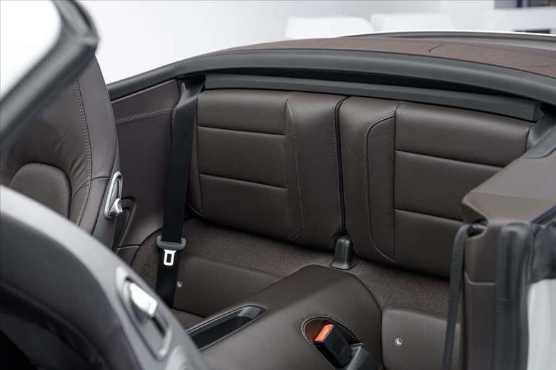 Porsche-911-3.8 24V H6 Turbo Cabriolet