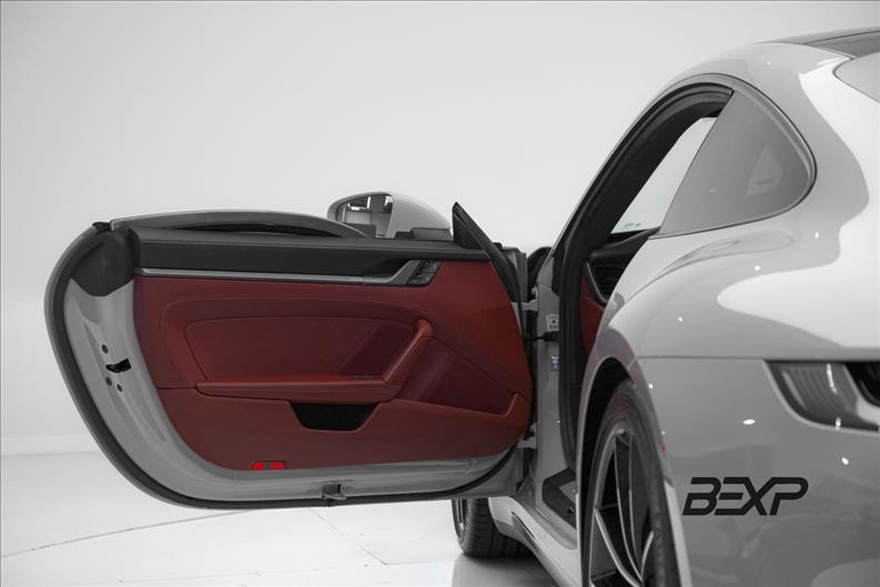 Porsche-911-3.0 24V H6 Carrera