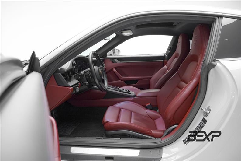 Porsche-911-3.0 24V H6 Carrera
