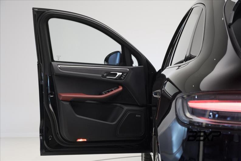 Porsche-MACAN-2.9 GTS 24V V6