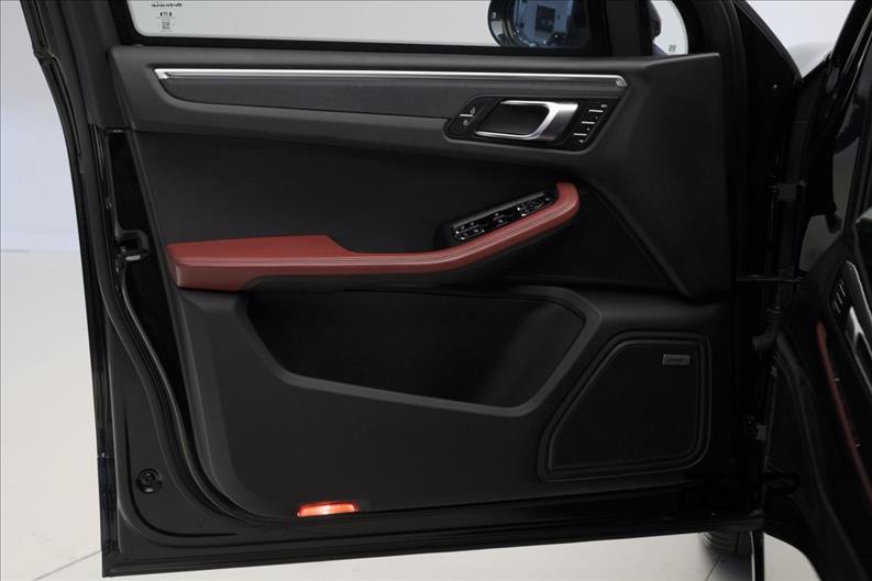 Porsche-MACAN-2.9 GTS 24V V6