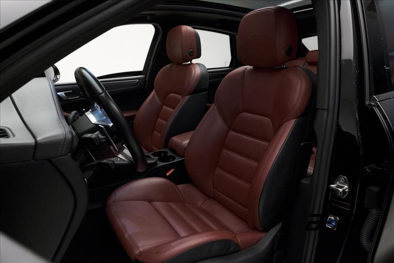 Porsche-MACAN-2.9 GTS 24V V6