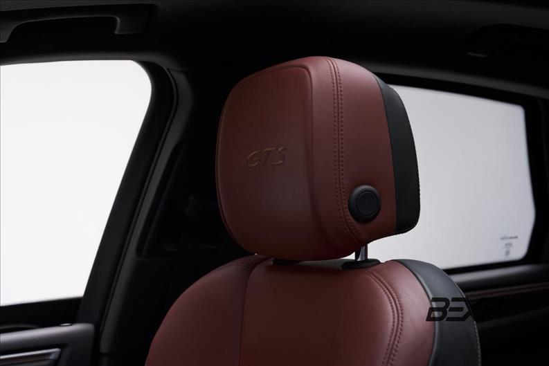 Porsche-MACAN-2.9 GTS 24V V6