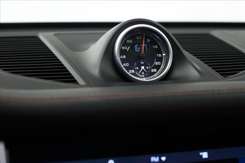 Porsche-MACAN-2.9 GTS 24V V6