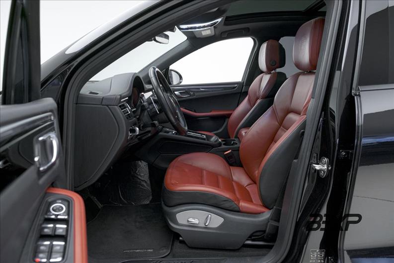 Porsche-MACAN-2.0 Turbo T