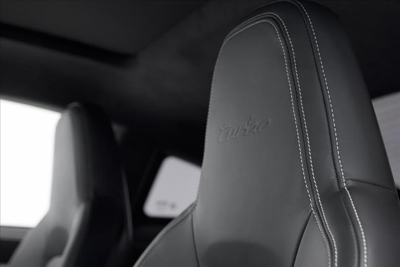 Porsche-911-3.8 24V H6 Turbo