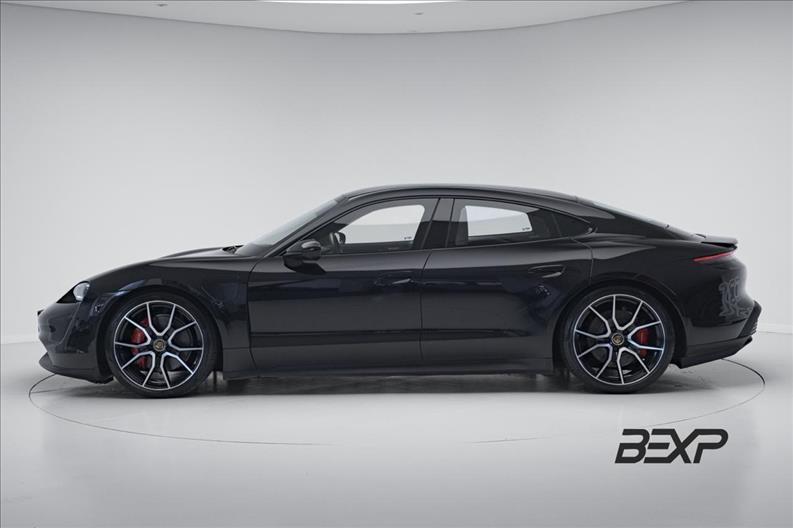Porsche-TAYCAN-4s