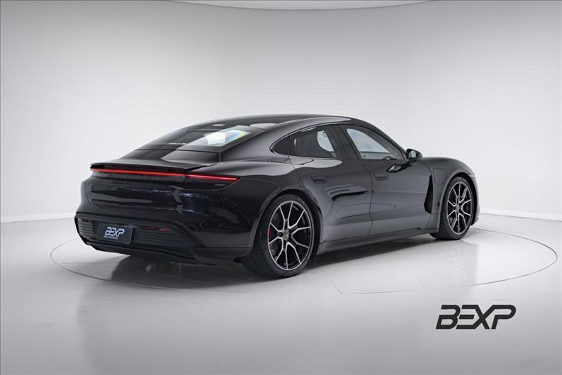 Porsche-TAYCAN-4s