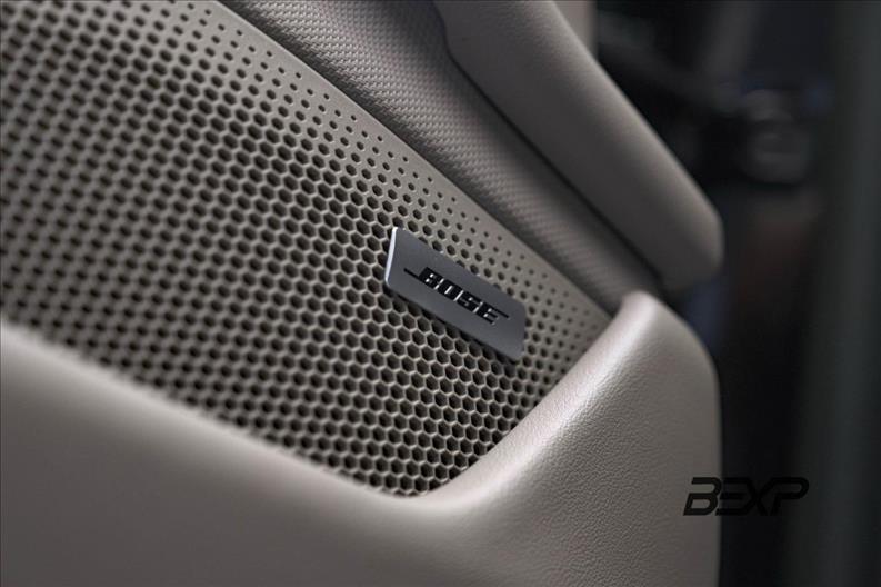 Porsche-TAYCAN-4s