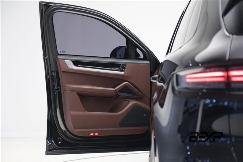 Porsche-CAYENNE-3.0 V6 E-hybrid AWD S