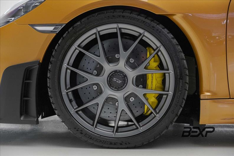 Porsche-718-4.0 H6 Cayman GT4 RS