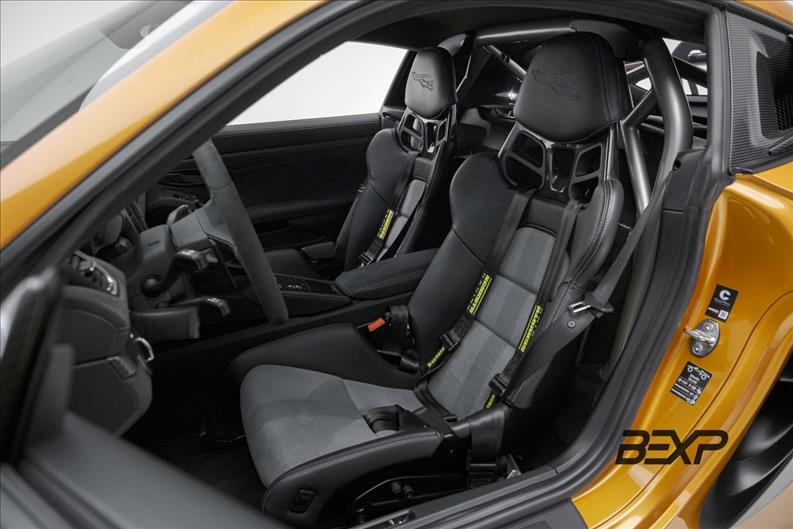 Porsche-718-4.0 H6 Cayman GT4 RS