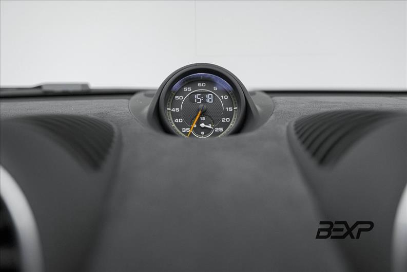 Porsche-718-4.0 H6 Cayman GT4 RS