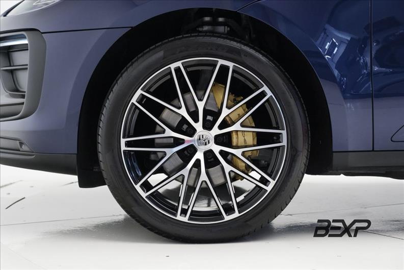 Porsche-MACAN-2.0 Turbo T