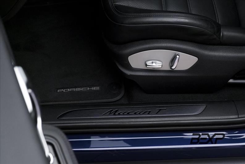 Porsche-MACAN-2.0 Turbo T