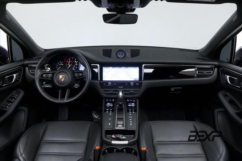 Porsche-MACAN-2.0 Turbo T