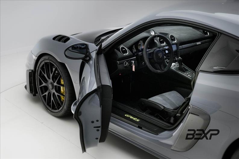 Porsche-718-4.0 H6 Cayman GT4 RS