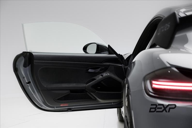 Porsche-718-4.0 H6 Cayman GT4 RS