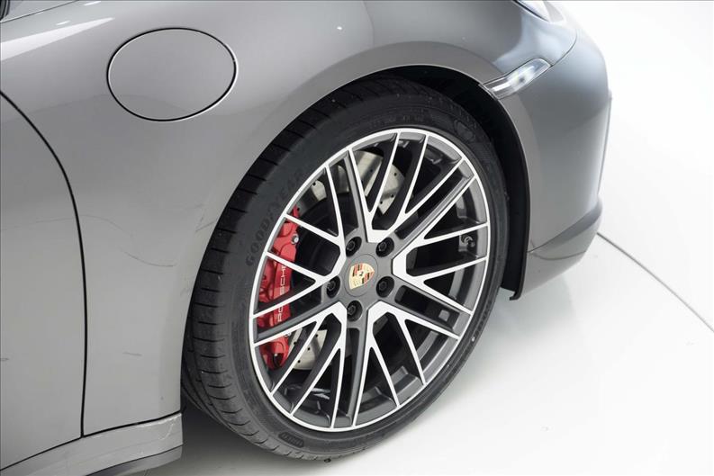 Porsche-911-3.8 24V H6 Turbo Cabriolet