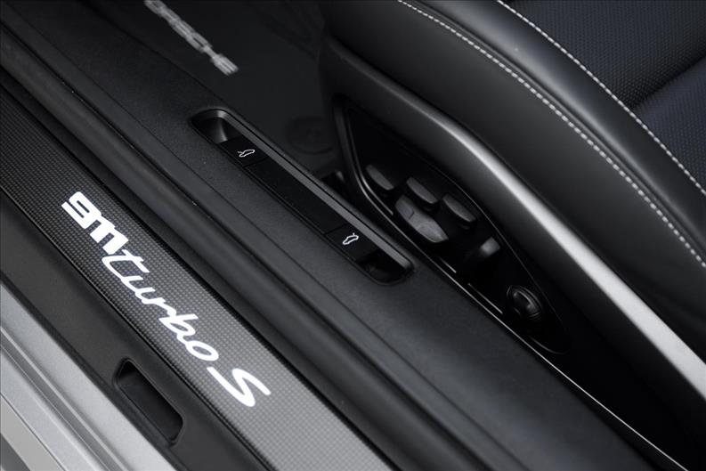 Porsche-911-3.8 24V H6 Turbo S