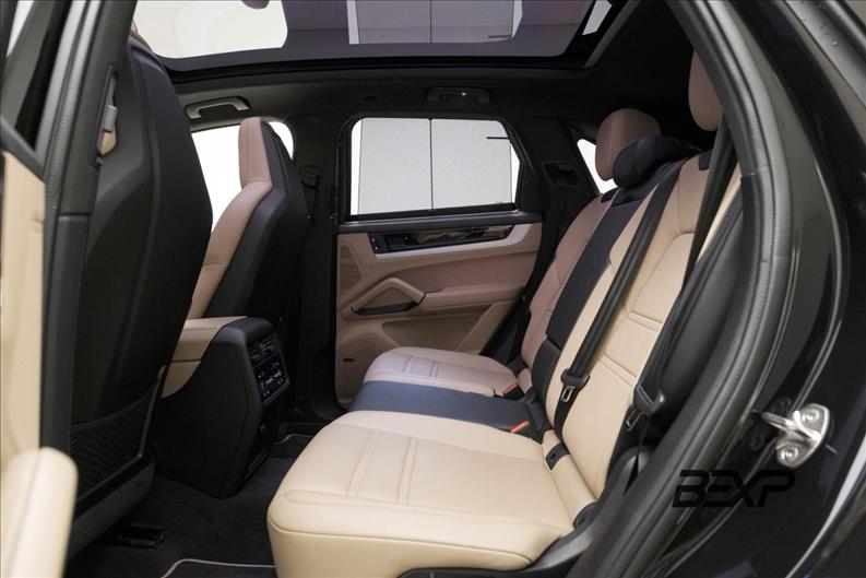Porsche-CAYENNE-3.0 V6 E-hybrid AWD S