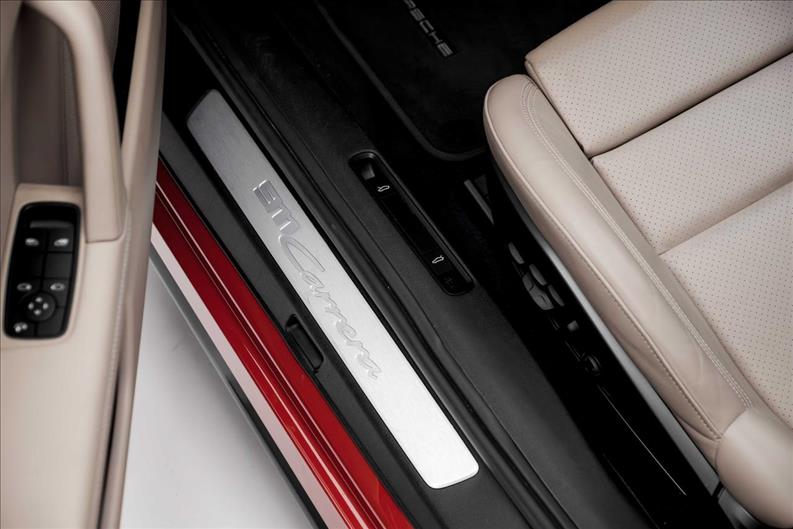 Porsche-911-3.0 24V H6 Carrera