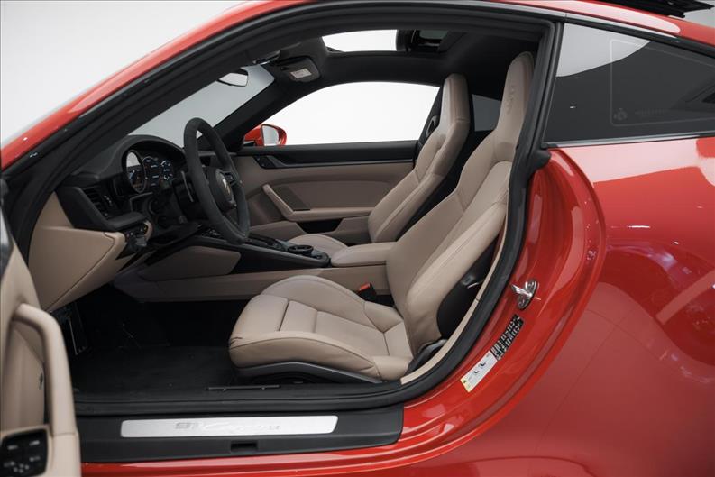 Porsche-911-3.0 24V H6 Carrera