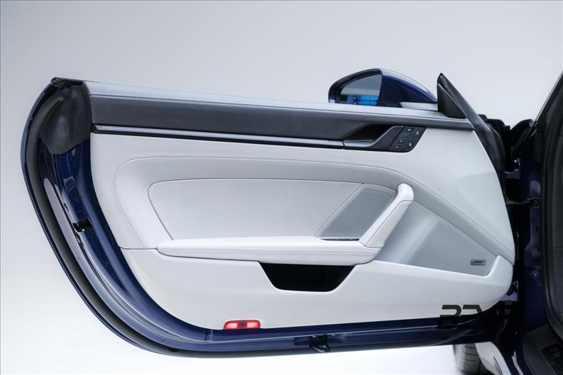 Porsche-911-3.0 24V H6 Carrera 4 GTS