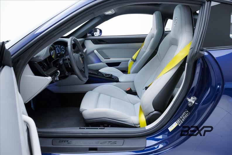 Porsche-911-3.0 24V H6 Carrera 4 GTS