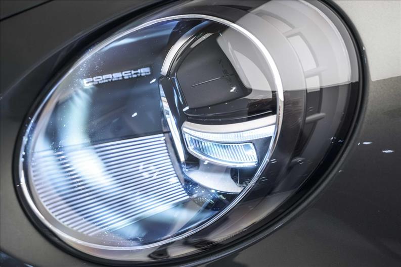 Porsche-911-3.8 24V H6 Turbo