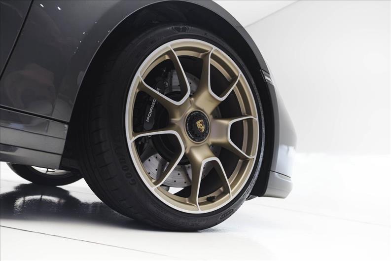 Porsche-911-3.8 24V H6 Turbo