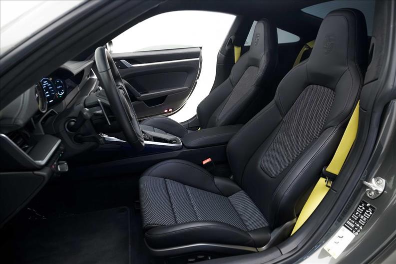 Porsche-911-3.8 24V H6 Turbo