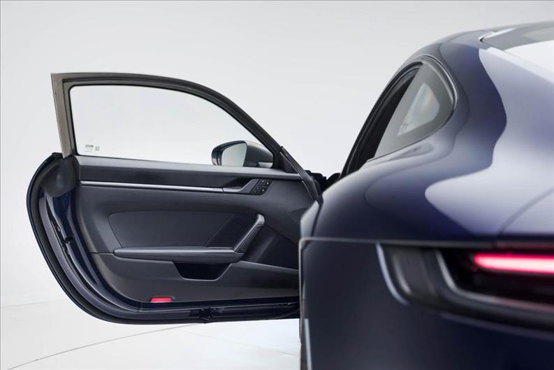 Porsche-911-3.0 24V H6 Carrera T