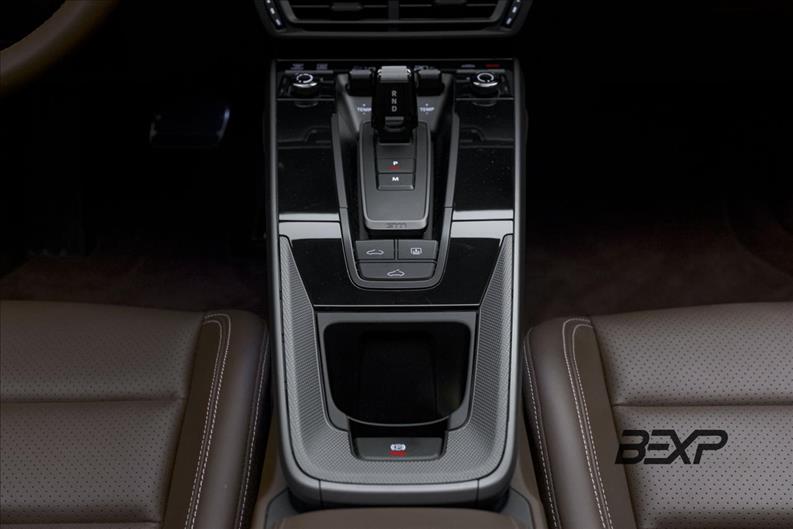 Porsche-911-3.0 24V H6 Carrera