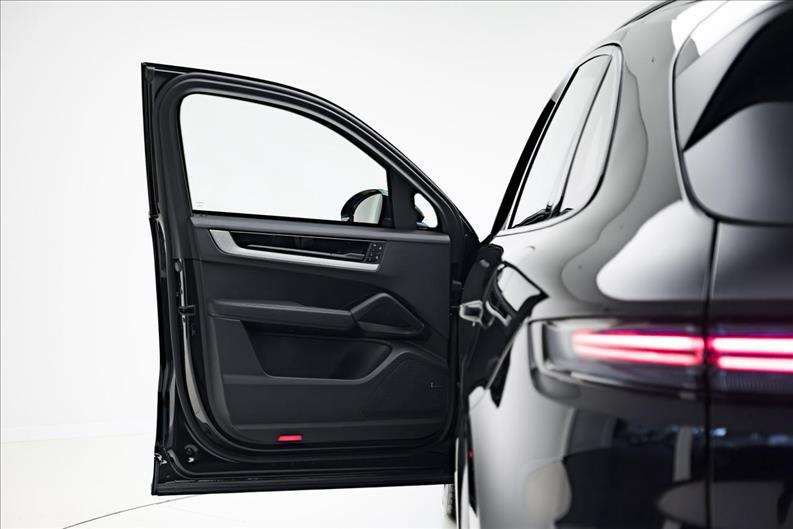 Porsche-CAYENNE-3.0 V6 E-hybrid AWD S