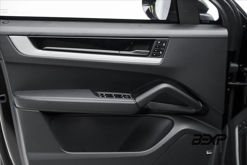 Porsche-CAYENNE-3.0 V6 E-hybrid AWD S