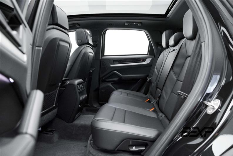 Porsche-CAYENNE-3.0 V6 E-hybrid AWD S