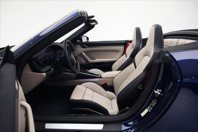 Porsche-911-3.0 24V H6 Carrera Cabriolet