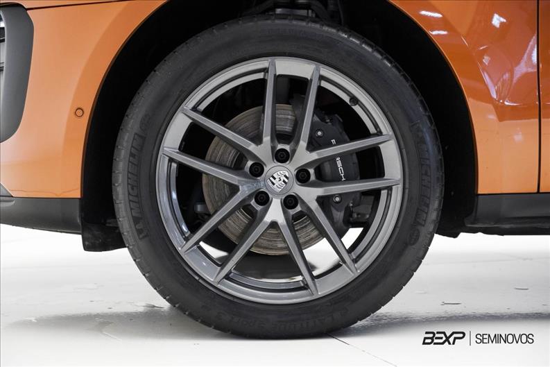 Porsche-MACAN-2.0 Turbo T