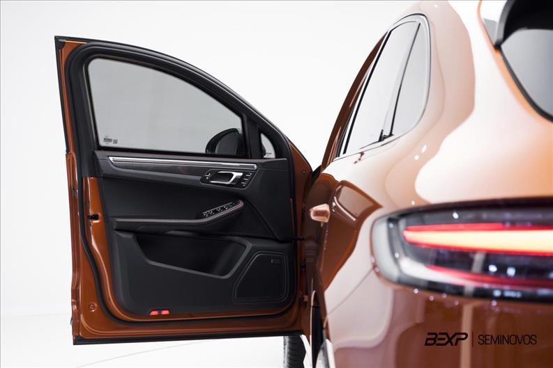 Porsche-MACAN-2.0 Turbo T