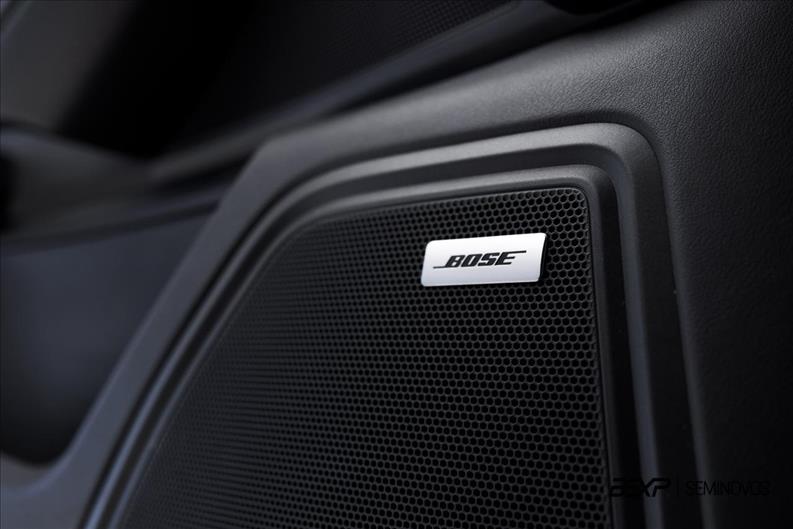 Porsche-MACAN-2.0 Turbo T