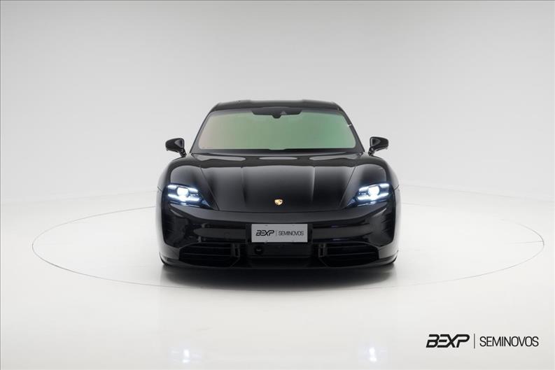 Porsche-TAYCAN-Turbo